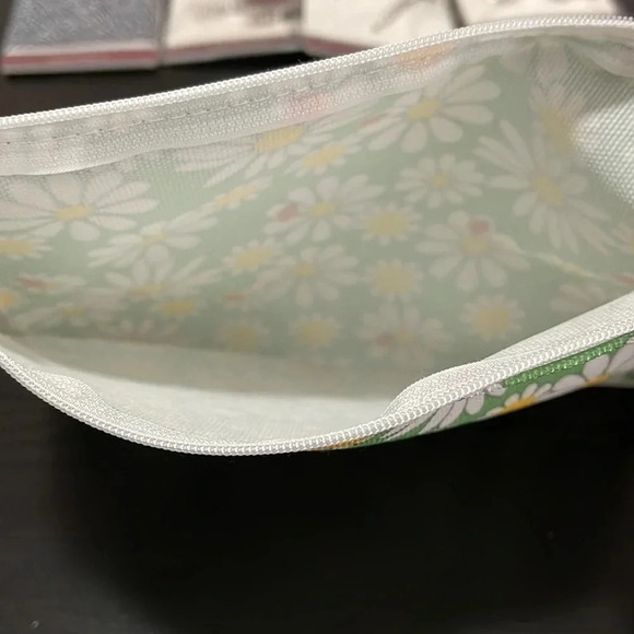 CUTTIEE Elegant Silver Fashion Jewelry Elastics Makeup Pouch Bundle - Picture 12 of 12